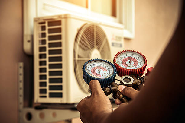 Professional Ac Installation technician working in Brashear, TX